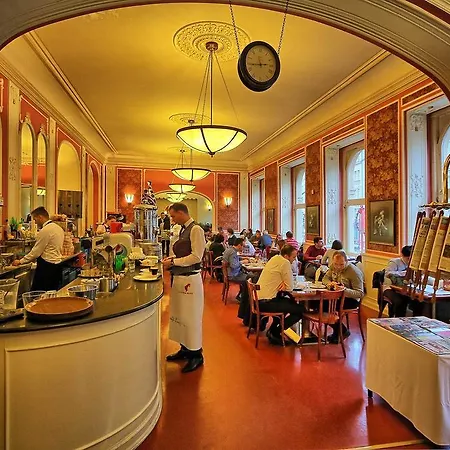 شقة At Cafe Louvre براغ